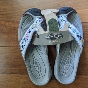 Brand new - Women size 5 Keen closed toe sandals